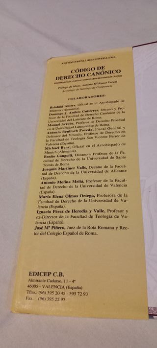 Código de derecho canónico : coedición internac...