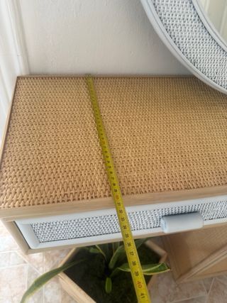 conjunto espejo y recibidor de ratán