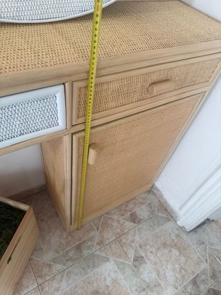 conjunto espejo y recibidor de ratán