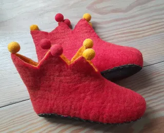 Pantuflas de lana rojas