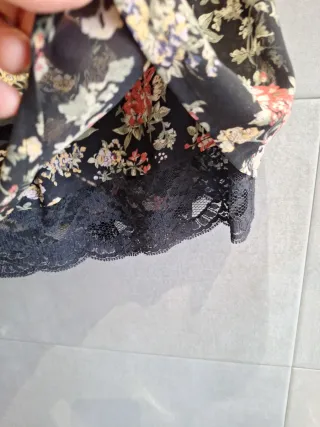 Lote 2 minifaldas estampadas Essentiel y Naf-Naf