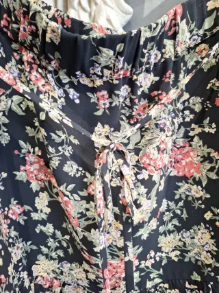 Lote 2 minifaldas estampadas Essentiel y Naf-Naf