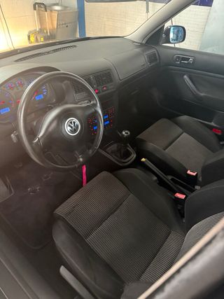 Volkswagen Golf 1.9 TDI 130CV