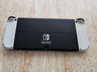 Nintendo Switch OLED Blanca y Negra