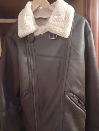 Cazadora de hombre con forro de borreguito.