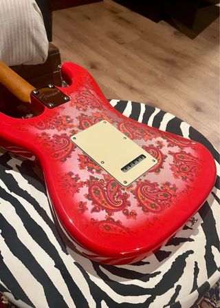 Guitarra Eléctrica Red Pasley Stratocaster.
