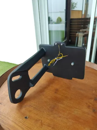 Porta matrículas lateral Benda 700 lfc