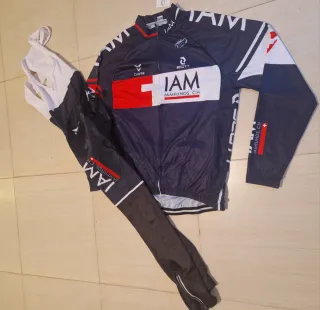 Equipación Ciclismo IAM Cycling Scott