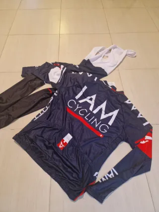 Equipación Ciclismo IAM Cycling Scott