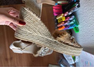 Sandalias cuña paja y pedrería