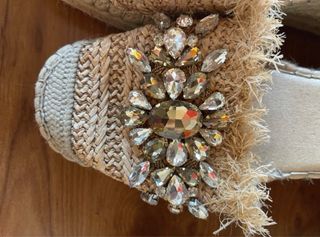 Sandalias cuña paja y pedrería