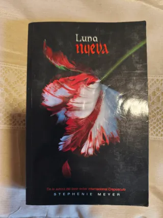 Luna nueva (Saga Crepúsculo 2)