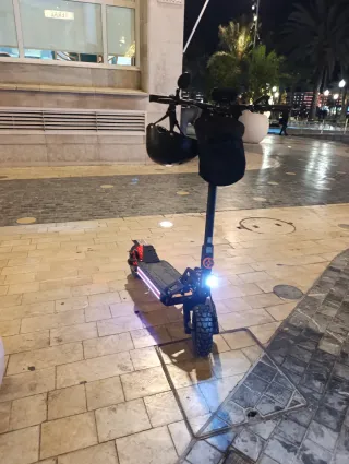 Patinete eléctrico con luces patenete noava LED