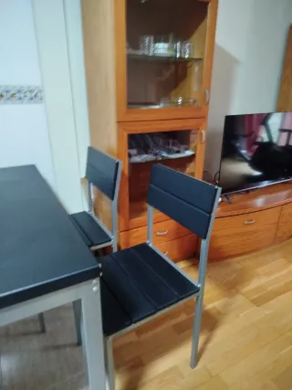 Mesa y 4 Sillas Comedor