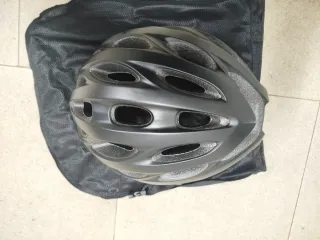 Casco Bell Tracker R Nero per Bici - Borsa/Viaggio in Omaggio