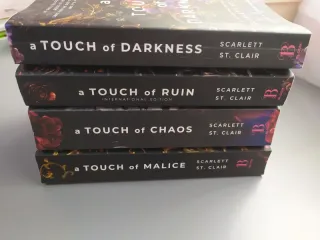Saga A Touch of Darkness 1-4 inglés