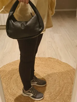 Bolso de mano Massimo Dutti negro