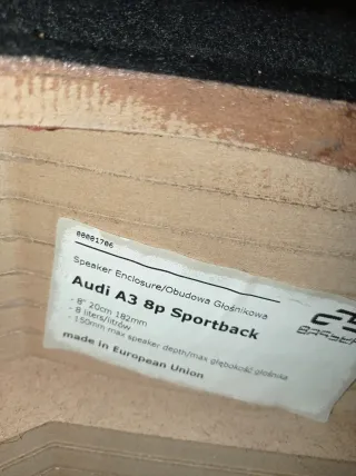 Caja subwoofer 8" Audi A3 y A3 sportback