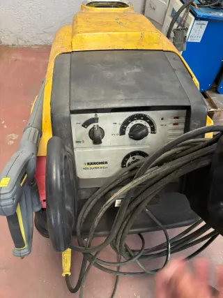 Máquina de limpieza karcher