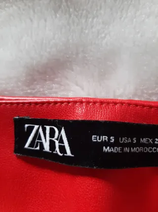 Minifalda polipiel roja drapeada