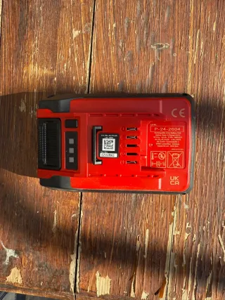 Cortasetos y motosierra eléctrica