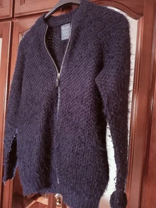 Chaleco Bershka azul marino pelitos M