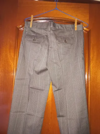 Pantalón de vestir gris raya diplomática T.36