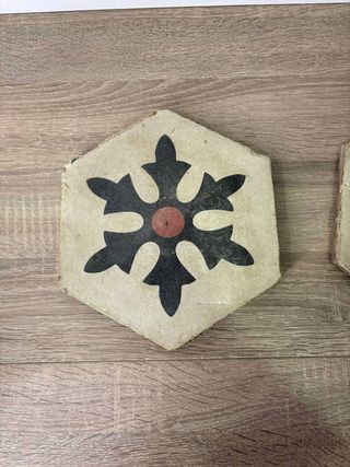 2 PIASTRELLE IDRAULICHE