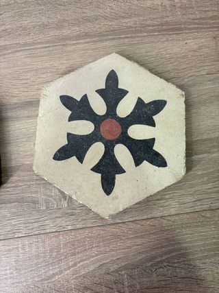 2 PIASTRELLE IDRAULICHE