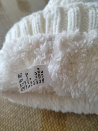 Cappello donna lana bianco con pon pon