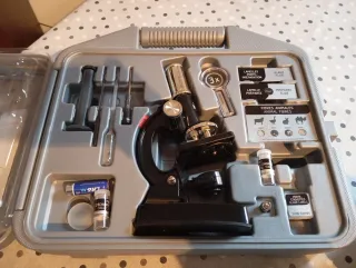 Microscopio ROK con accesorios