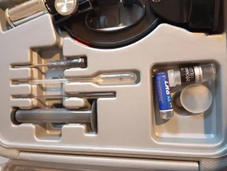 Microscopio ROK con accesorios