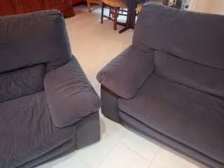 Dos sofás de 2 y 3 plazas en tela iguales