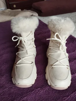 Botas de nieve blancas con pelo