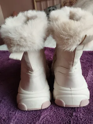 Botas de nieve blancas con pelo