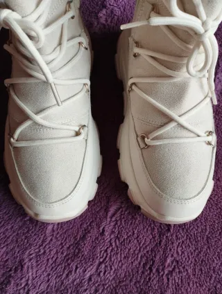 Botas de nieve blancas con pelo