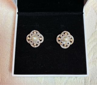 Pendientes flor circonitas dorados