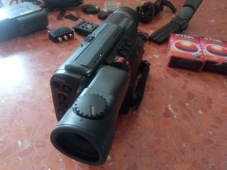 Videocámara Hitachi VM-H80E Negra con accesorios