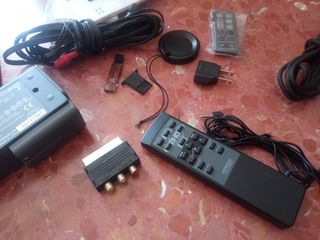 Videocámara Hitachi VM-H80E Negra con accesorios