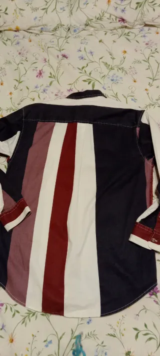 Camisa Primark modelo oversized fit