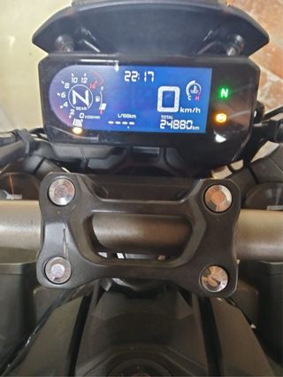 Moto Honda 650cc Negra. Limitada a carné A2