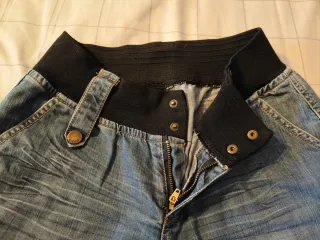 Jeans/bermuda vita alta neri e blu; 100% Cotone