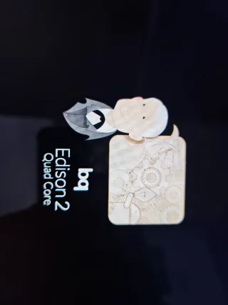 Tablet Negra con Funda Roja