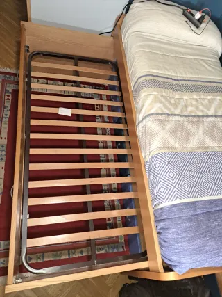 Cama nido con cajones todo de madera.