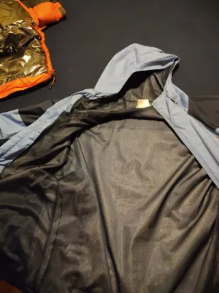 Cortavientos Columbia Azul y Negro