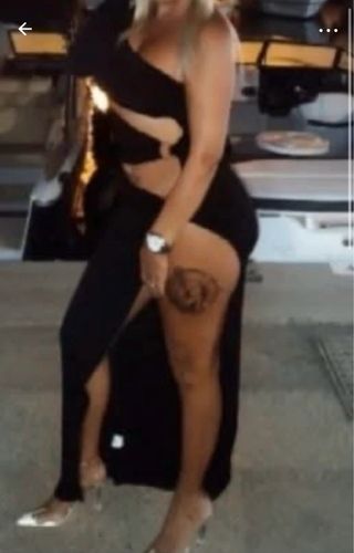 Vestido negro sexy con aberturas