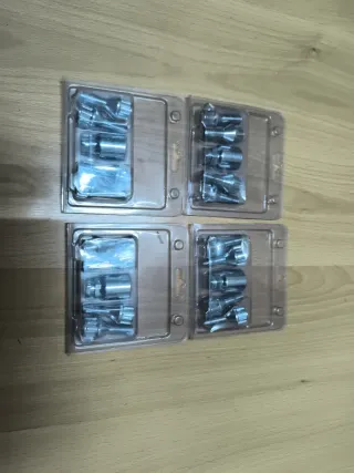 4 Juegos Tornillos Antirrobo Coche