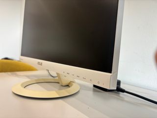 Pantalla Asus Beige/Blanca