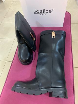 Stivali neri con risvolto