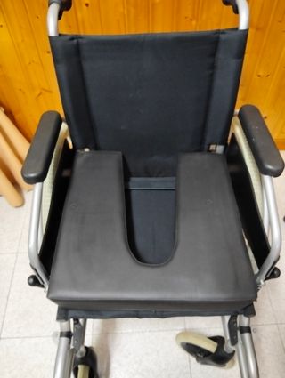 Silla de Ruedas Plegable con WC